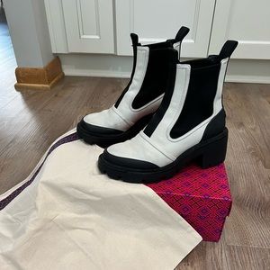 Tory burch Chelsea lug sole ivory and black ankle boots